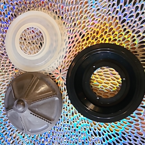 Yonanas DELUXE Soft Serve Dessert Maker with Expanded Recipe Book - Picture 6 of 16